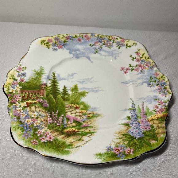 Royal Albert Square Dinnerware Plate. Bone China. Kentish Rockery. England - Picture 2 of 5